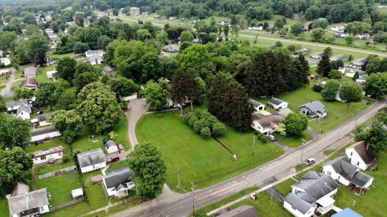 The Pines Of Dresden Bed & Breakfast Exterior photo