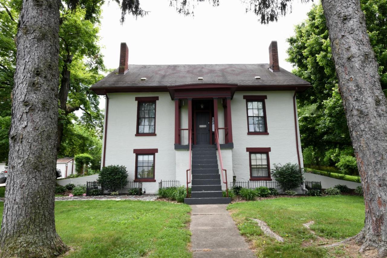 The Pines Of Dresden Bed & Breakfast Exterior photo
