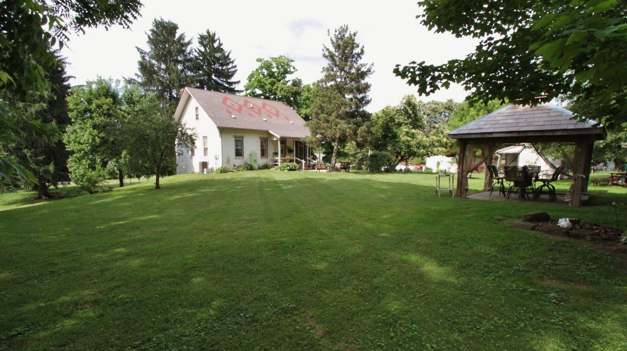 The Pines Of Dresden Bed & Breakfast Exterior photo