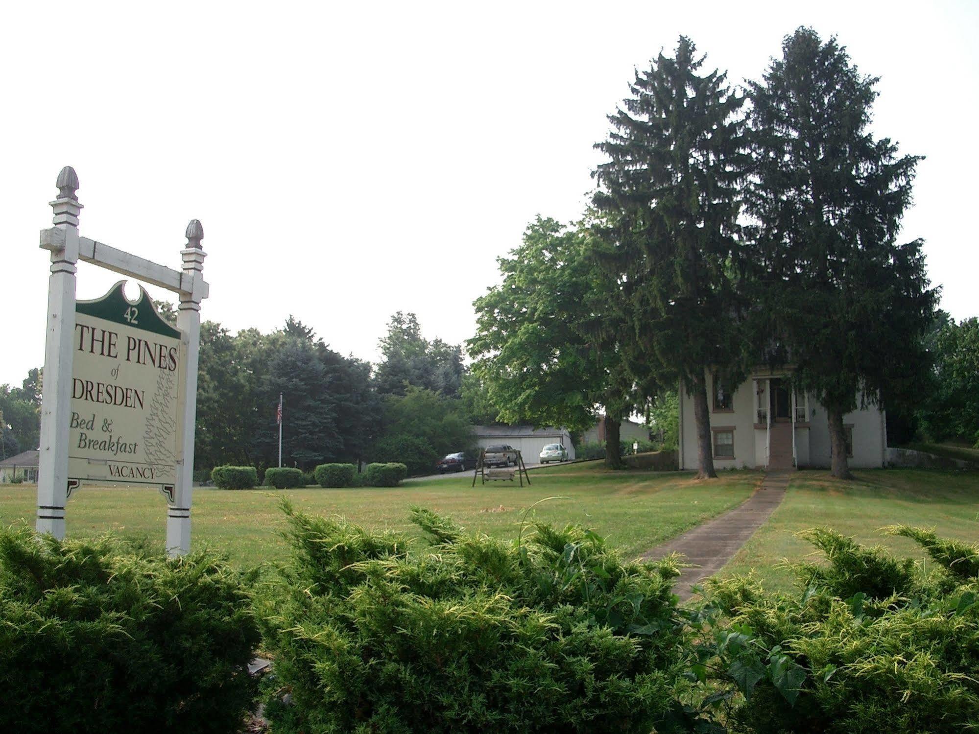 The Pines Of Dresden Bed & Breakfast Exterior photo